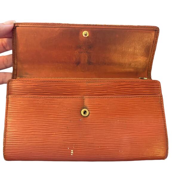 Louis Vuitton Brown Sarah Epi Wallet - Picture 3 of 12